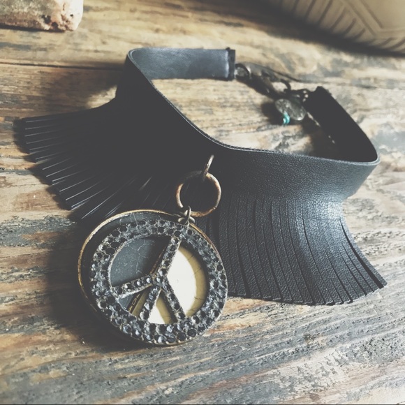 Peace Symbol Pendant Choker Necklace - Picture 5 of 12